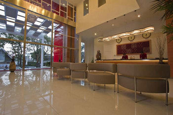 Lampion Hotel Solo Buitenkant foto
